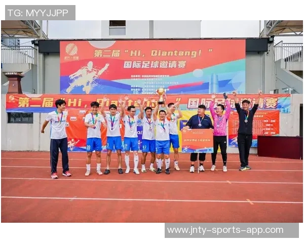 火炬足球星带领球队再创辉煌引领绿茵场新风潮